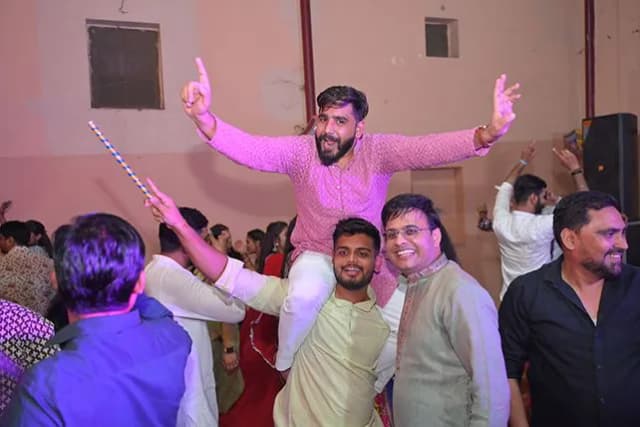 Dandiya eVE.JPG Dandiya eVE.JPG